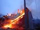 ZLK_Výbuch a požár RD v Loučce na Vsetínsku_hořící dům.jpg