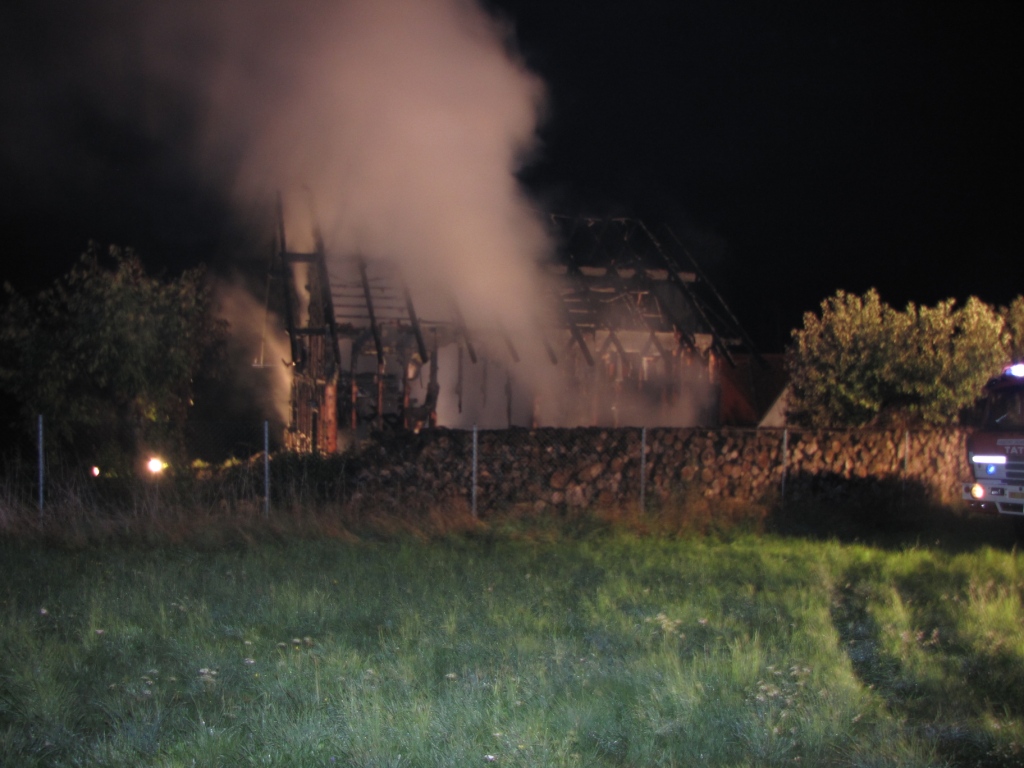 5 Požár rodinného domu, Strunkovice nad Blanicí - 13. 9. 2013 (3).JPG