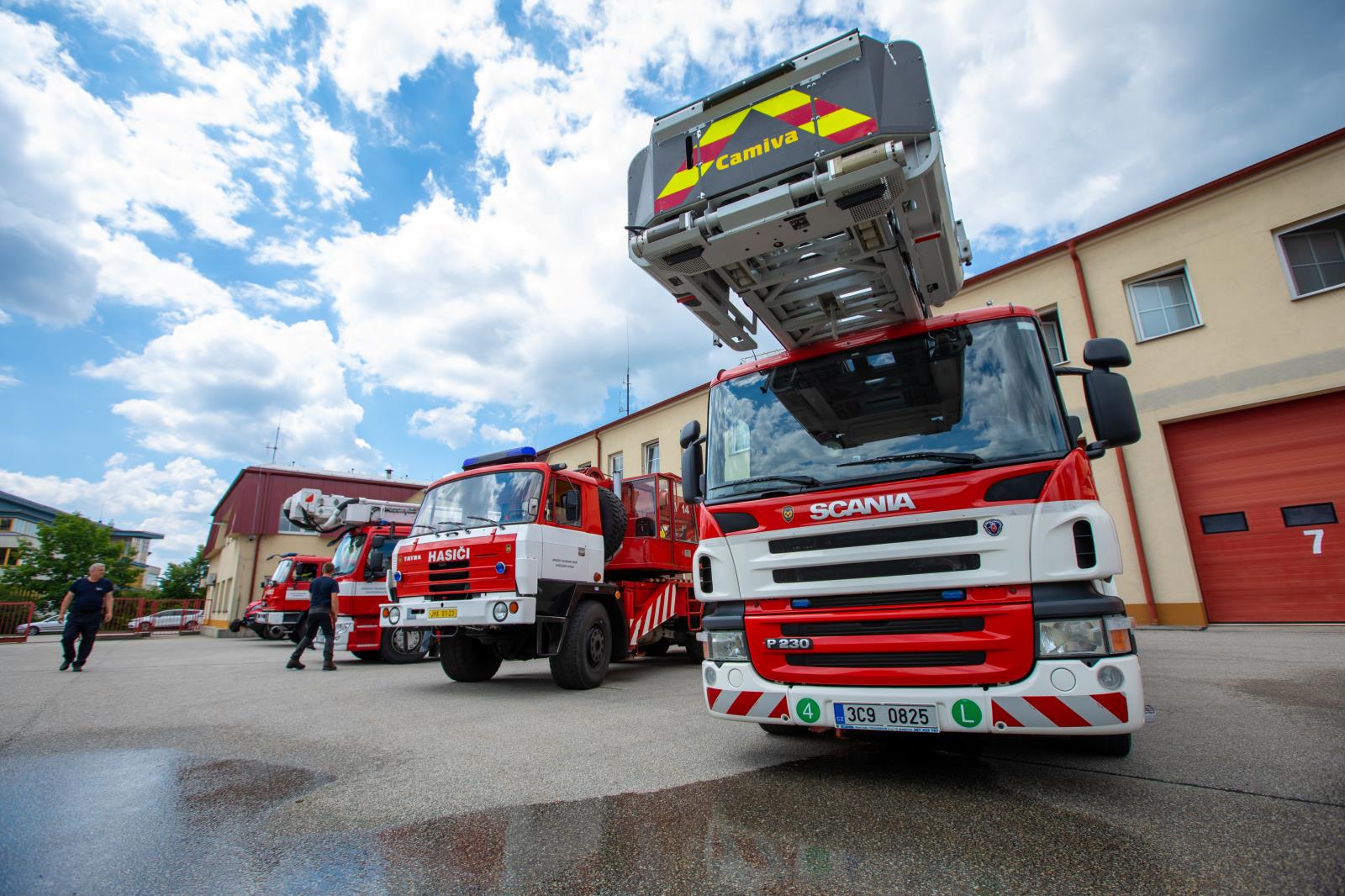 50 let profesionálních hasičů a 150 let dobrovolných hasičů v Jindřichově Hradci - 11. 6. 2022 (41).jpg