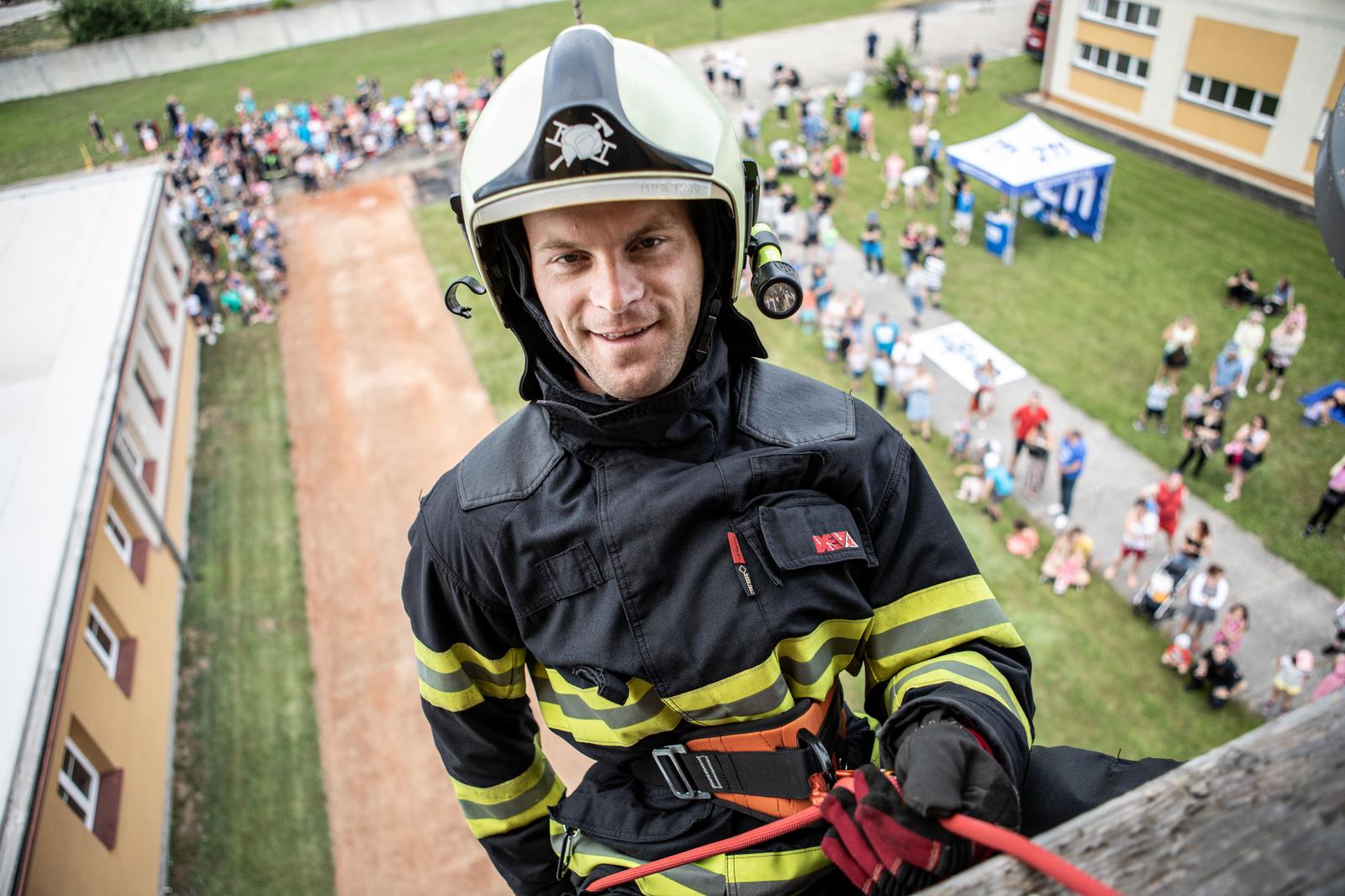 50 let profesionálních hasičů a 150 let dobrovolných hasičů v Jindřichově Hradci - 11. 6. 2022 (47).jpg