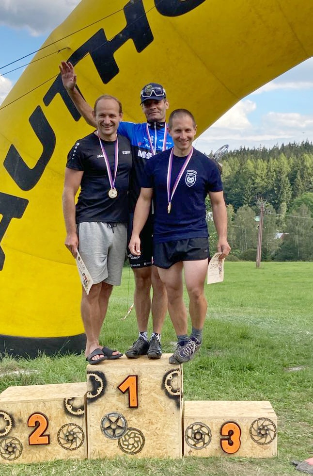 Jizerský sprint v Horním Polubném a stupně vítězů v kategorii mužů nad 35 let