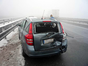 Nehoda na dálnici v mlze