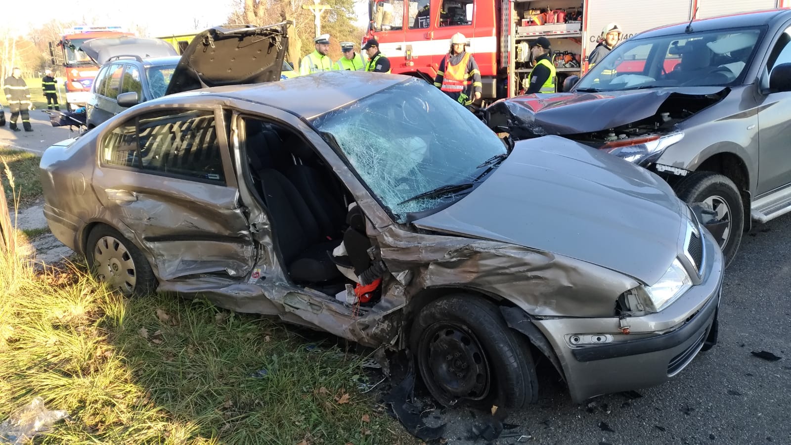 Dopravní nehoda 3 OA, Sudoměřice u Bechyně - 16. 11. 2018 (2).jpg
