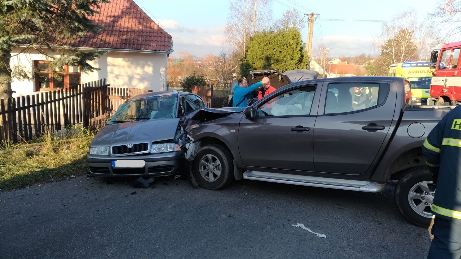 Dopravní nehoda 3 OA, Sudoměřice u Bechyně - 16. 11. 2018 (3).jpg