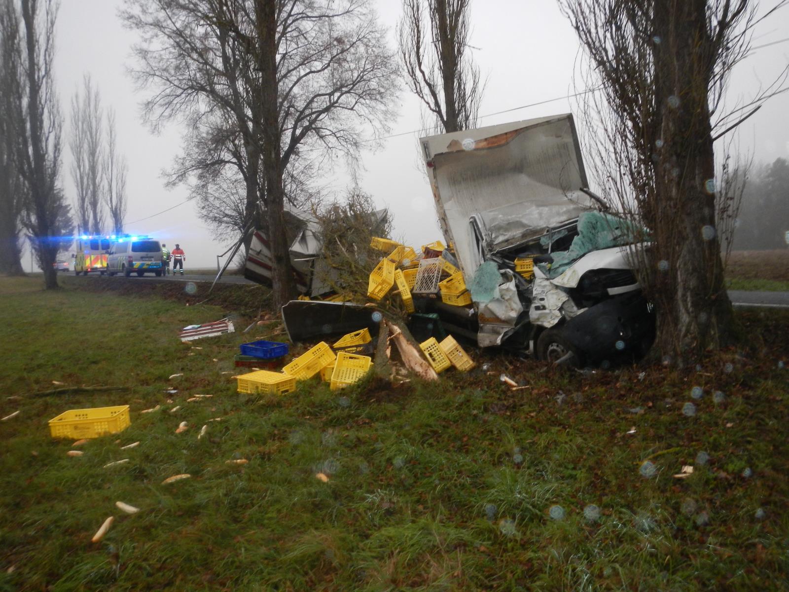 Dopravní nehoda dodávky, Komárov - 23. 11. 2018 (2).JPG