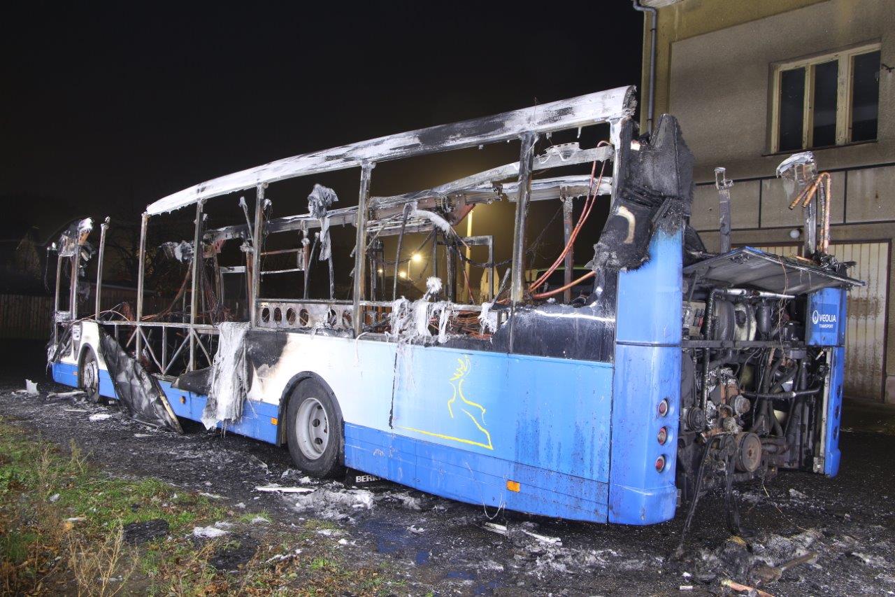 Požár autobusu Mikulášovice (2).jpg