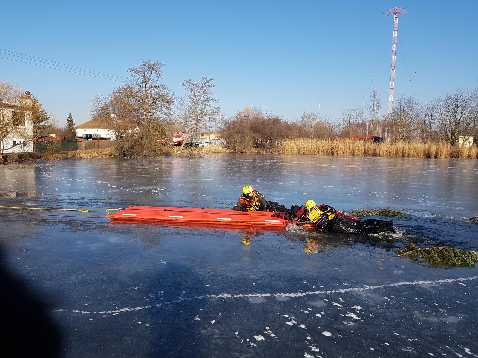 Záchrana z ledu, České Budějovice - 31. 1. 2019 (15).jpg