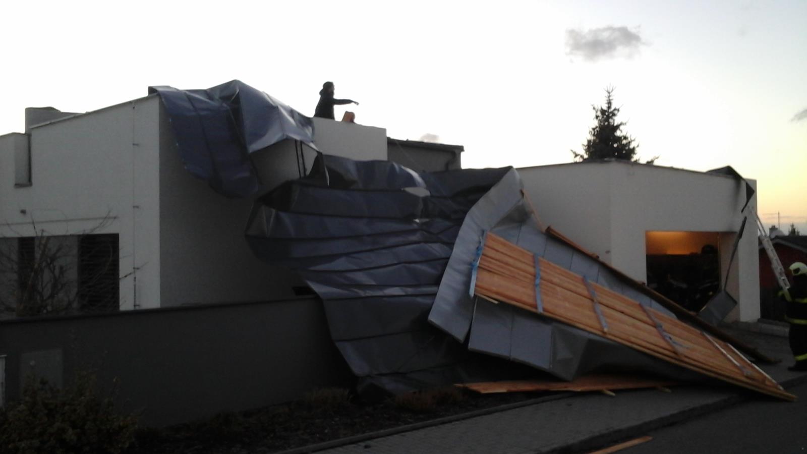 Stržená střecha, Srubec - 10. 3. 2019 (2).jpg