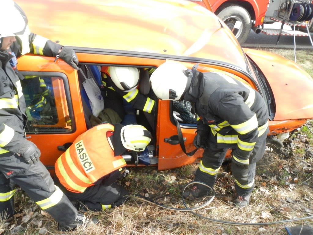 Dopravní nehoda 2 OA, Kaplice - 12. 3. 2019 (1).jpg