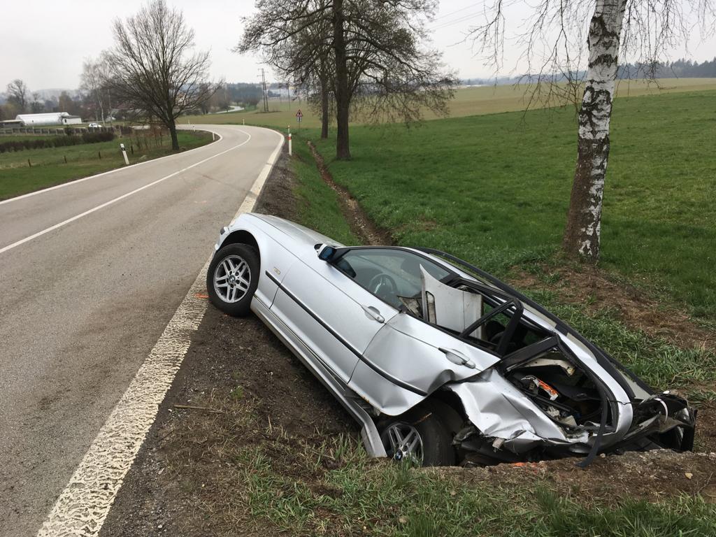 Dopravní nehoda OA, Otín - 14. 4. 2019 (4).jpg