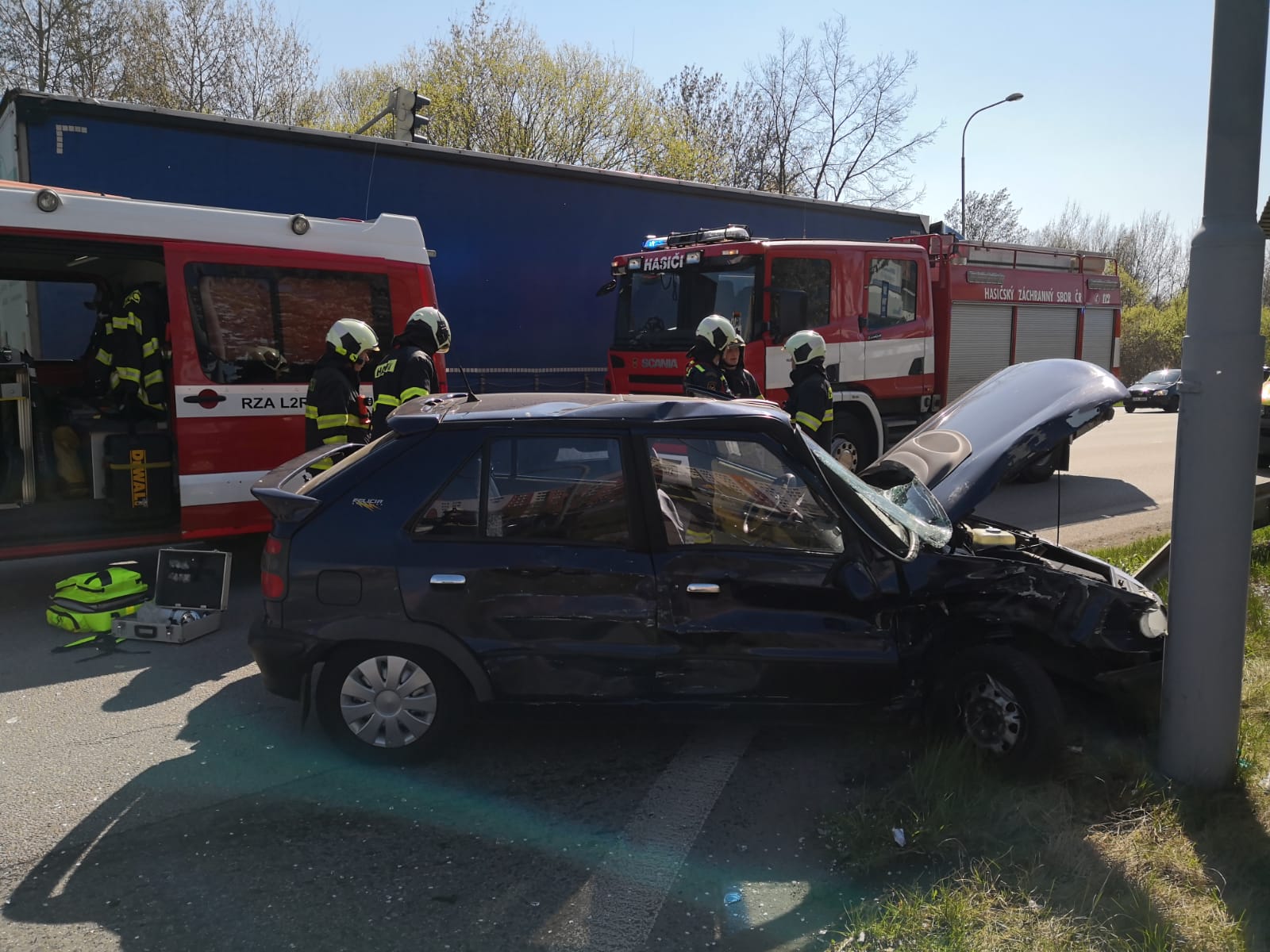 Dopraví nehoda OA a NA, České Budějovice - 18. 4. 2019 (3).jpg