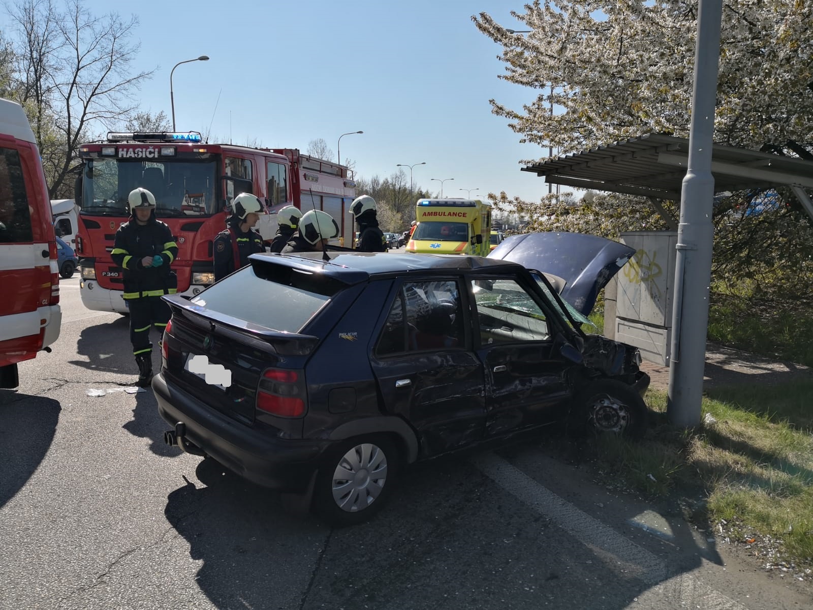 Dopraví nehoda OA a NA, České Budějovice - 18. 4. 2019 (7).jpg