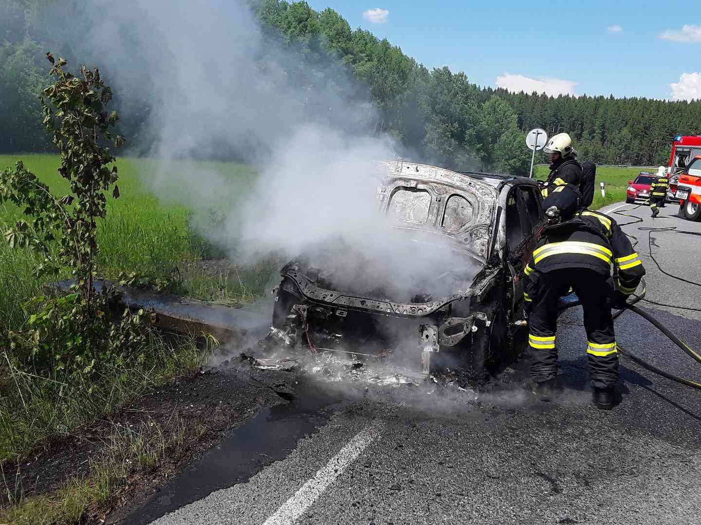 Požár osobního vozidla Hosov