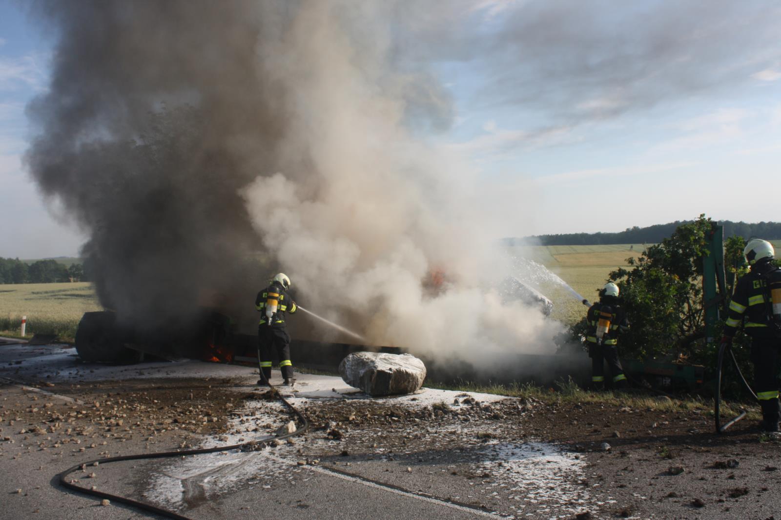 Požár kamiónu, Libějovice - 19. 6. 2019 (3).JPG