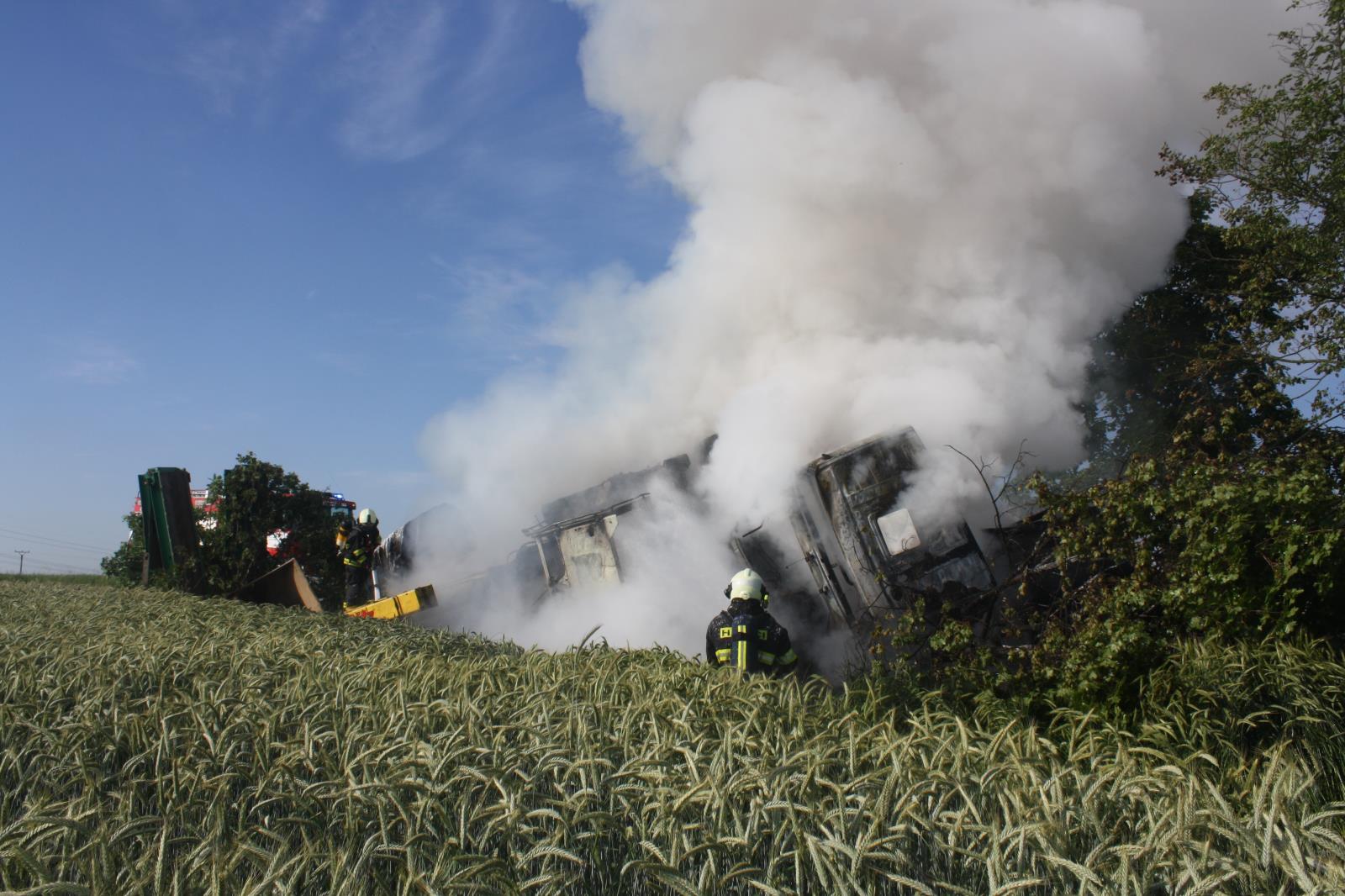 Požár kamiónu, Libějovice - 19. 6. 2019 (6).JPG