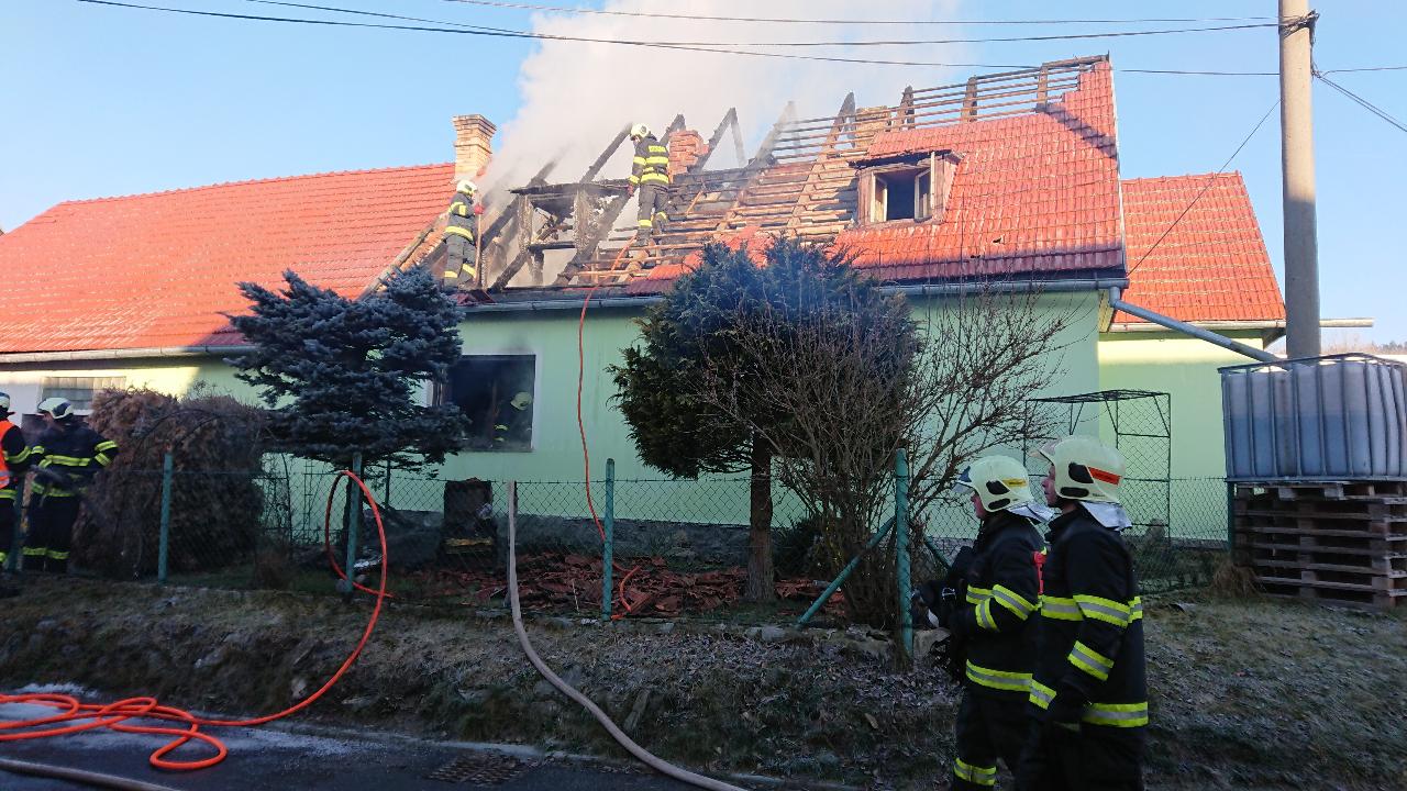 Požár domu, Horní Planá - 1. 1. 2020 (3).JPG