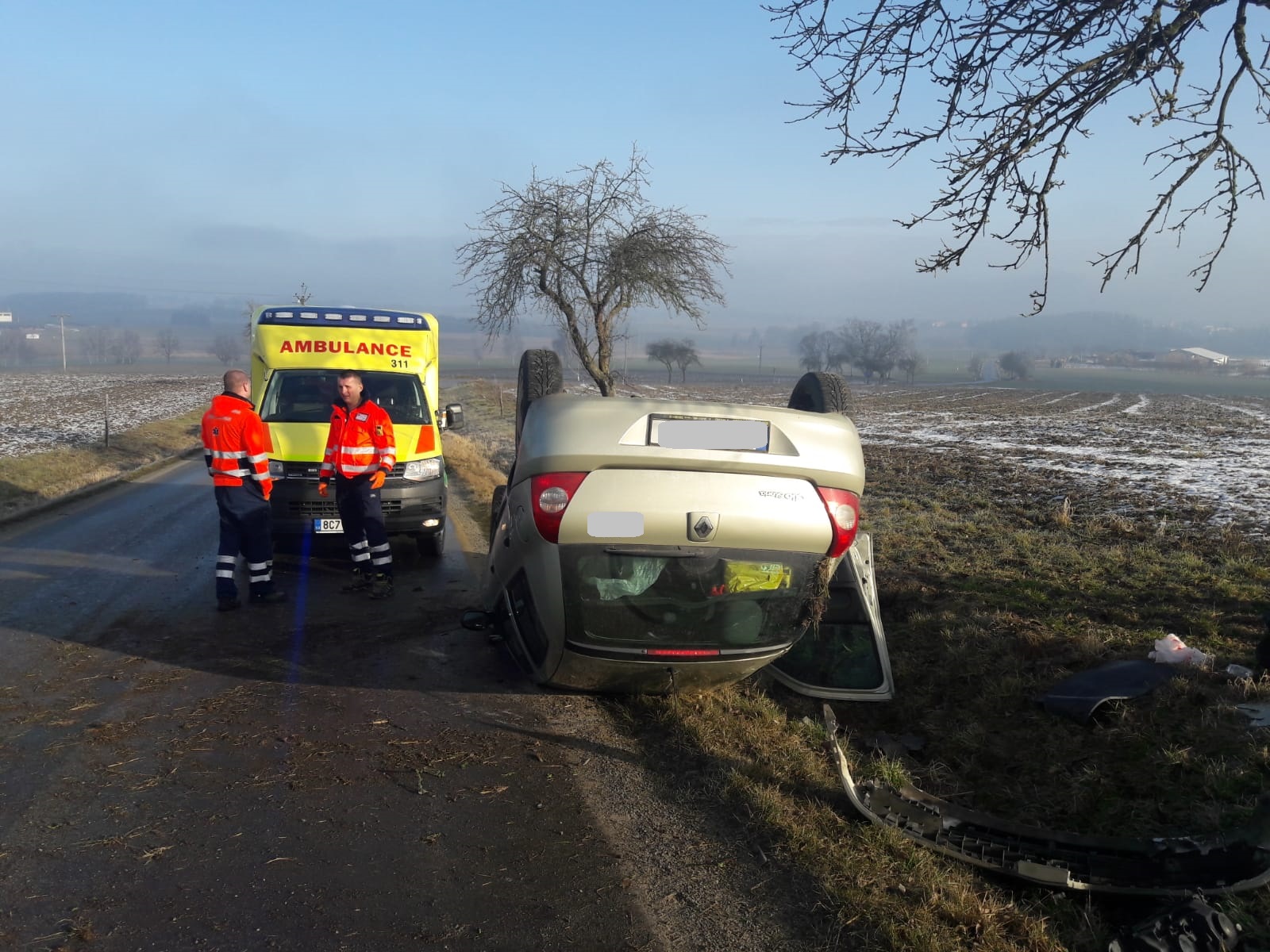 Dopravní nehoda OA, Políkno - 27. 1. 2020 (2).jpg