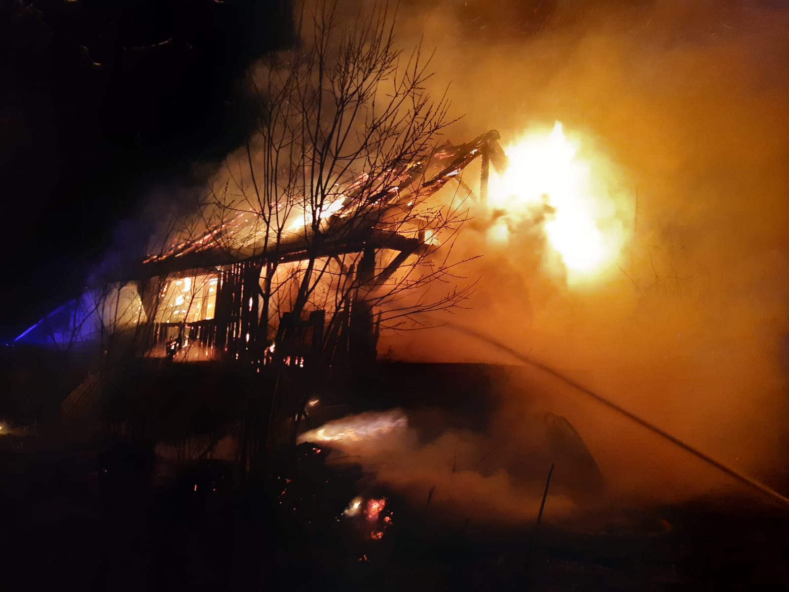 Požár rodinného domu, Rašovice - 15. 3. 2020 (6).jpg