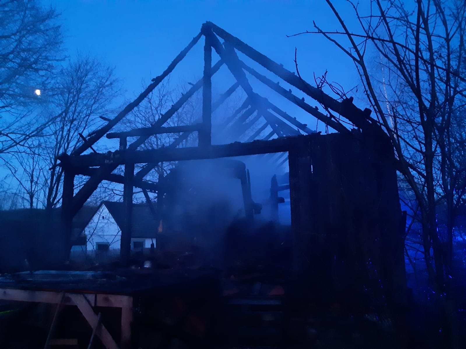 Požár rodinného domu, Rašovice - 15. 3. 2020 (9).jpg