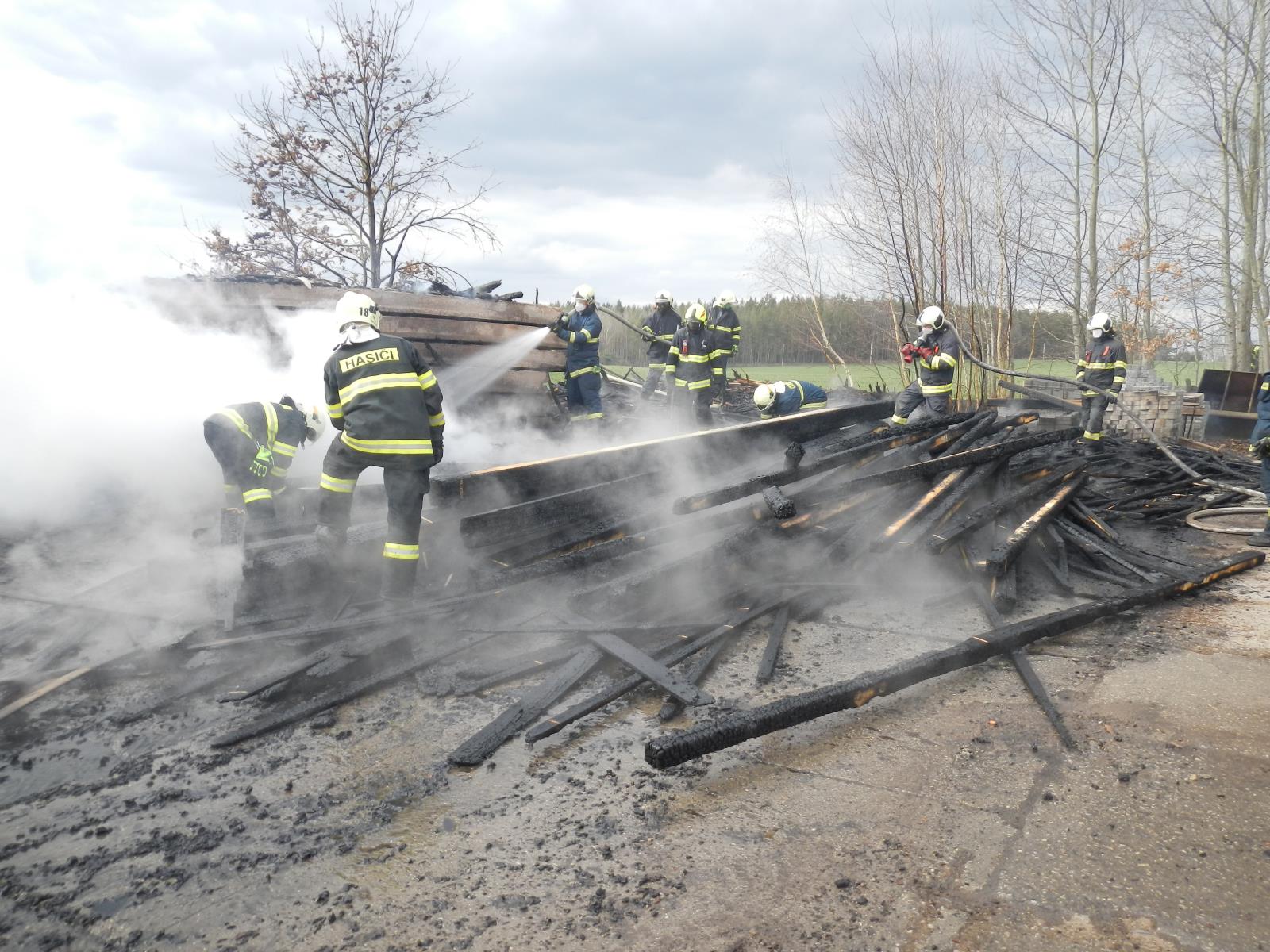 Požár dřeva, Borovany - 29. 3. 2020 (4).JPG