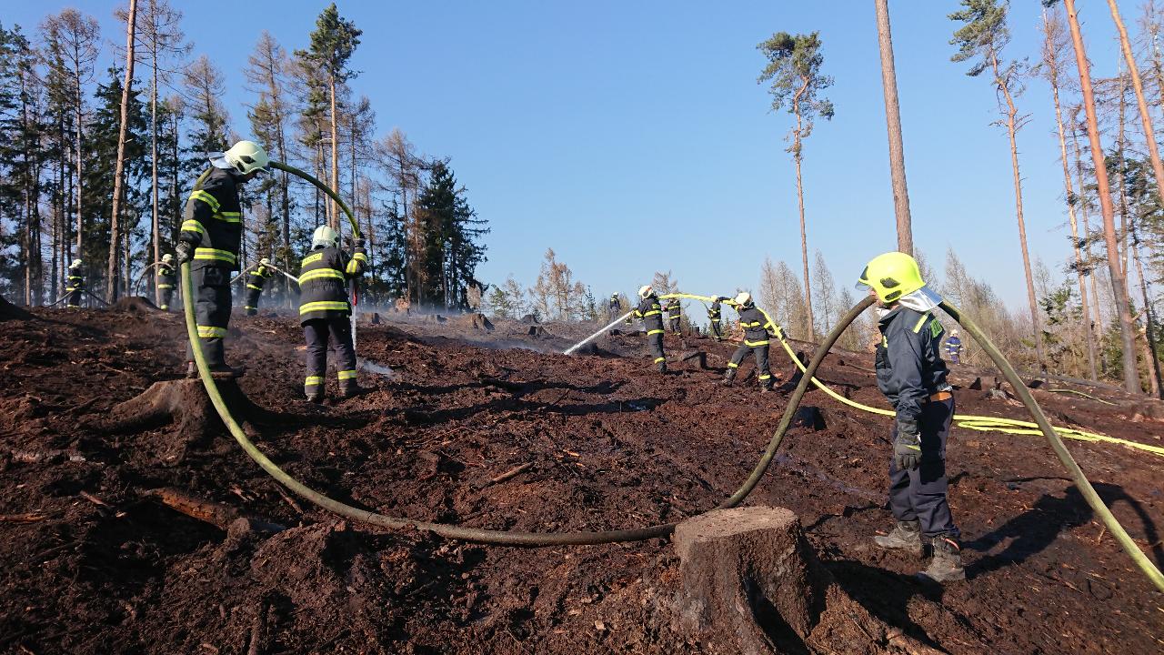 Požár lesa, Cizkrajov -  6. 4. 2020 (11).JPG