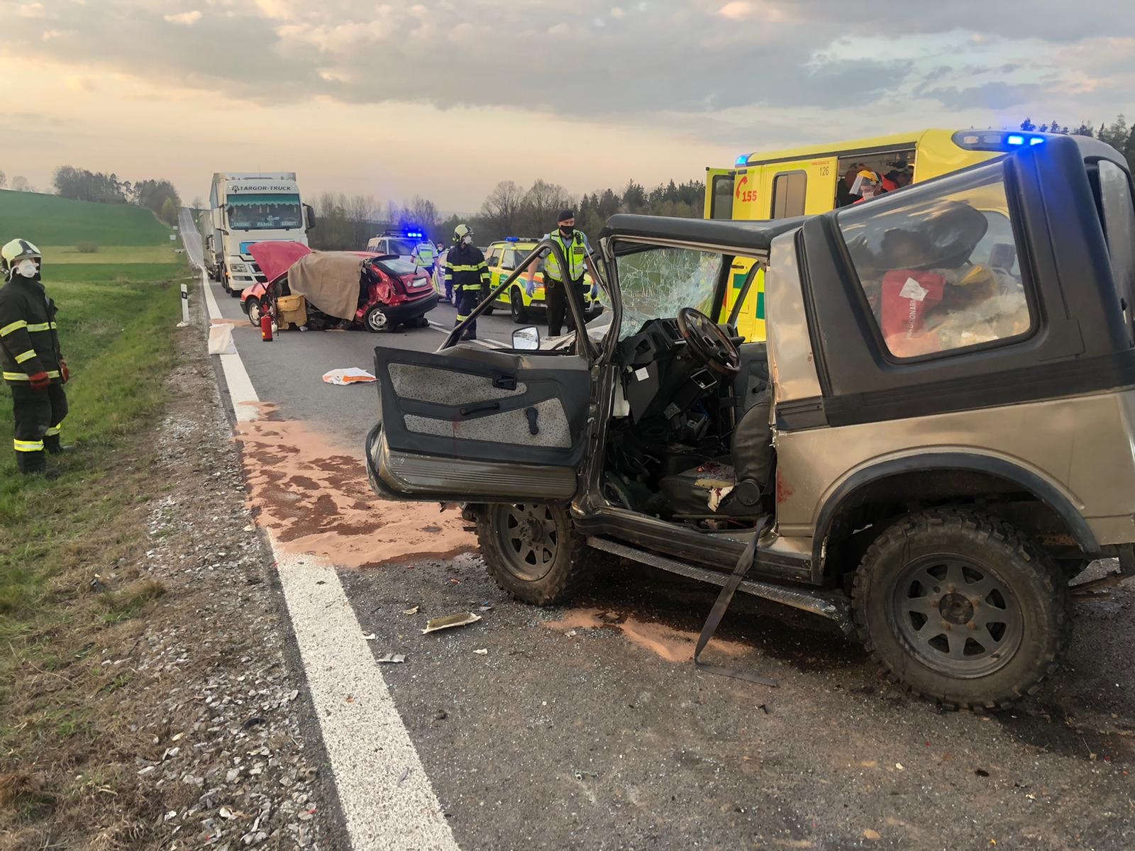 Dopravní nehoda 2 OA, Holkov - 17. 4. 2020 (5).jpg