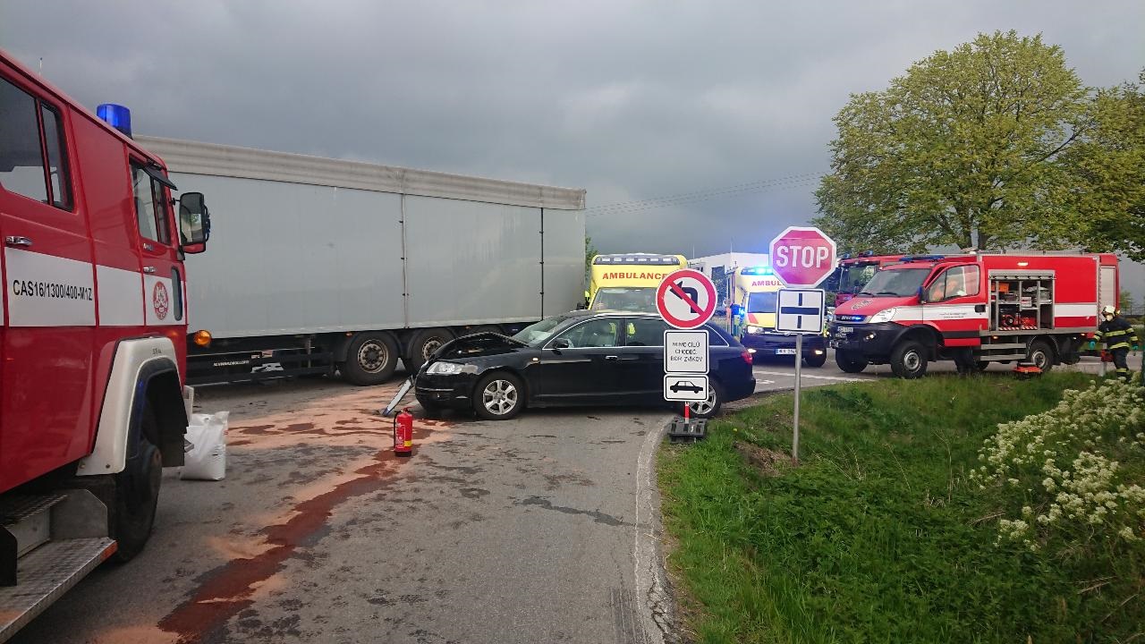 Dopravní nehoda 2 NA a OA, Velešín - 11. 5. 2020 (3).JPG