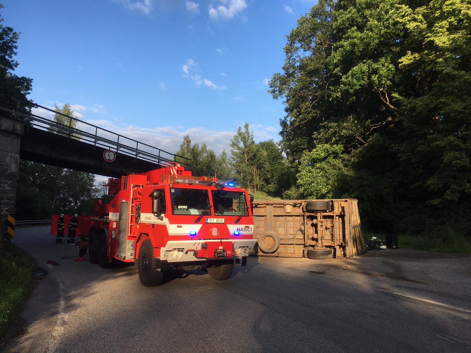 Dopravní nehoda NA, Chýnov - 23. 6. 2020 (1).jpg
