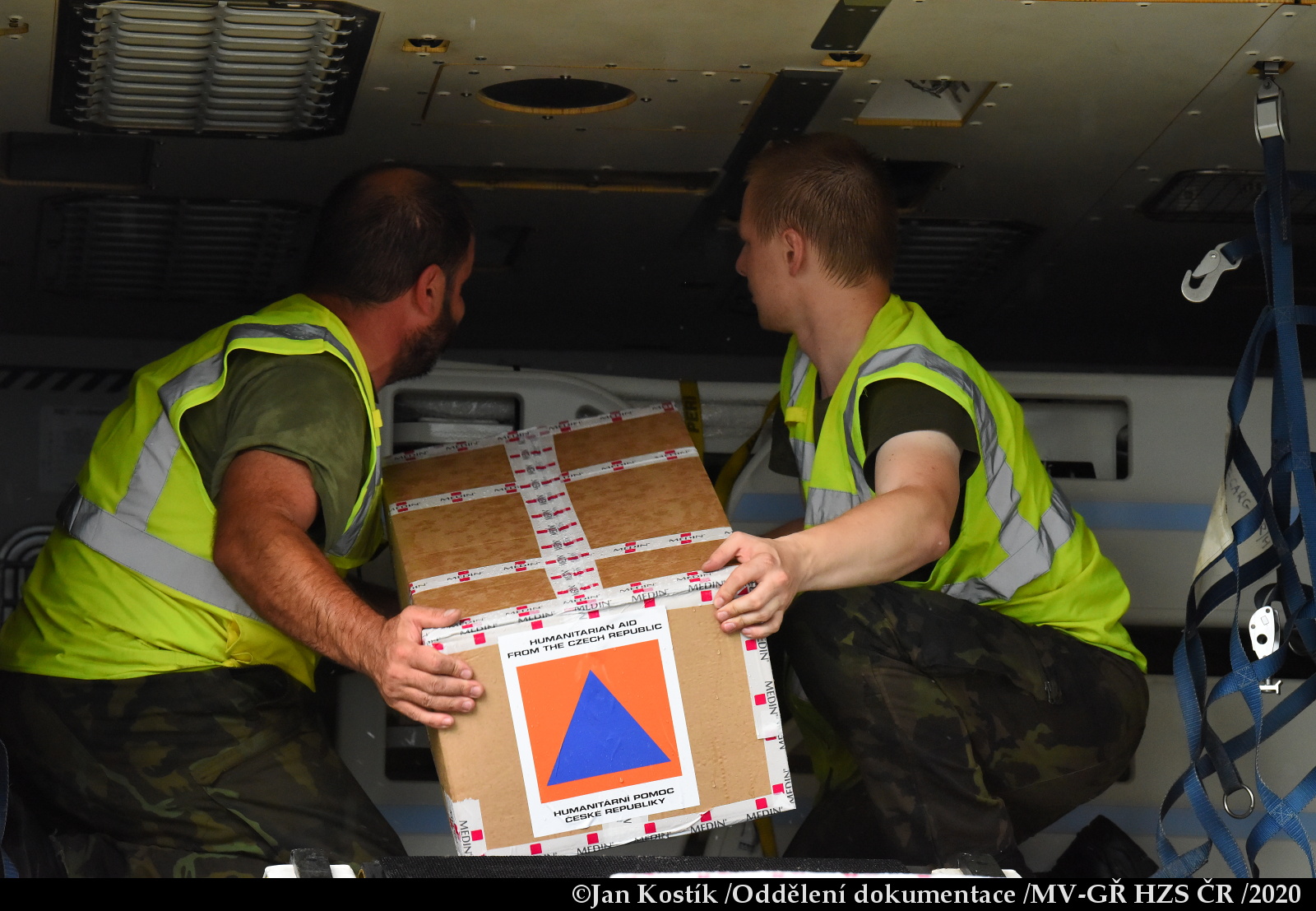 Příprava materiální pomoci pro Libanon