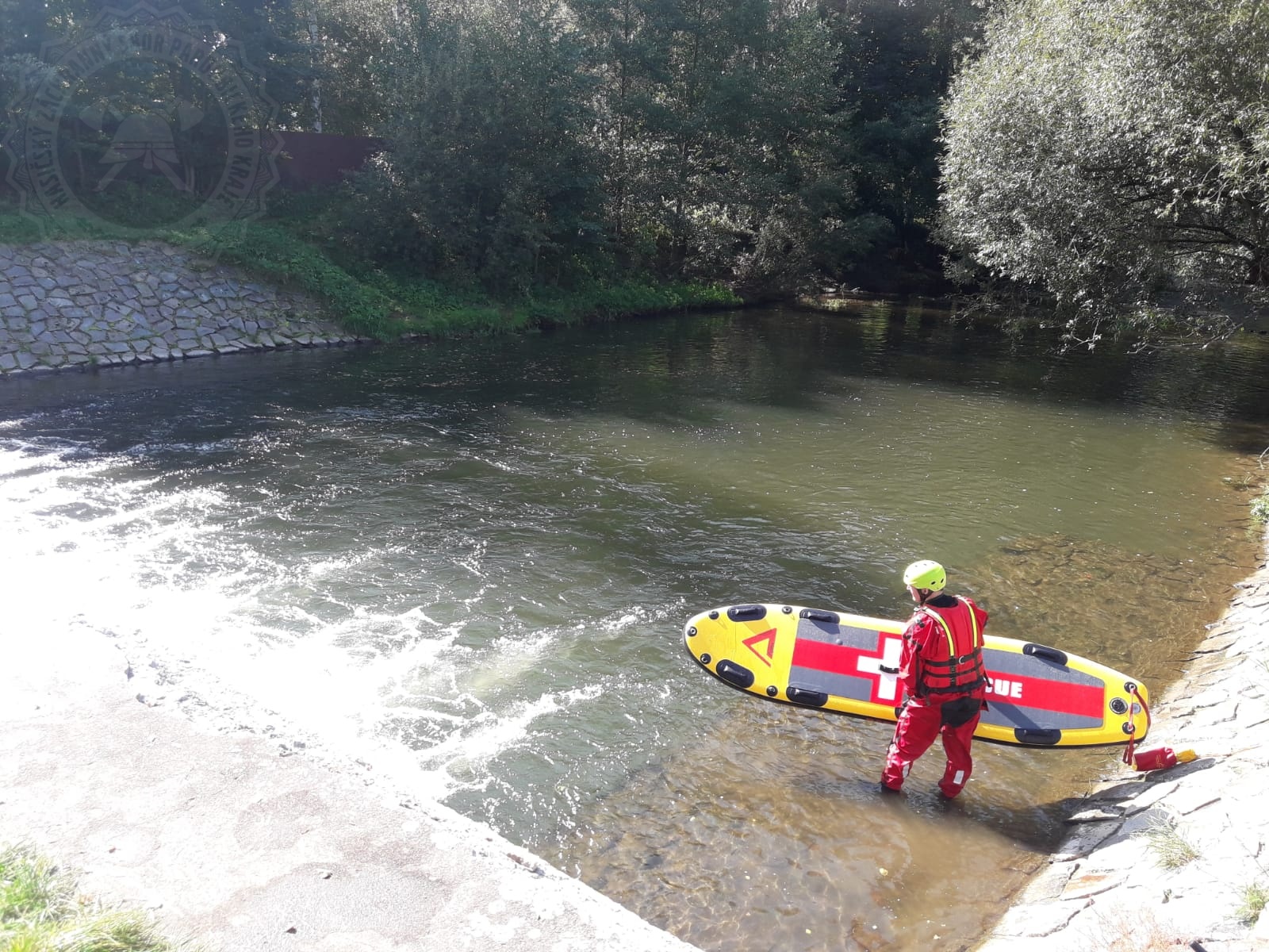 záchrana osob z divoké řeky - cvičení hasičů v Ústí nad Orlicí 3.jpg