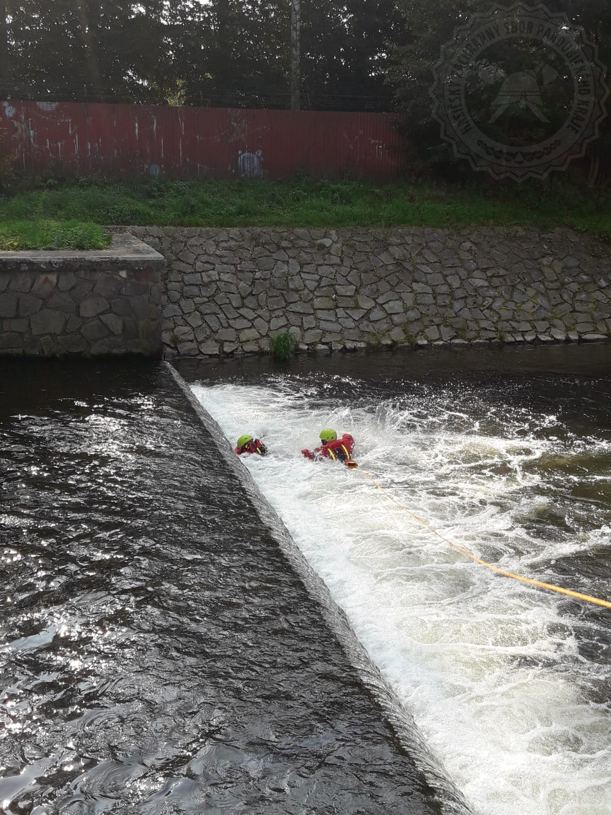 záchrana osob z divoké řeky - cvičení hasičů v Ústí nad Orlicí 4.jpg