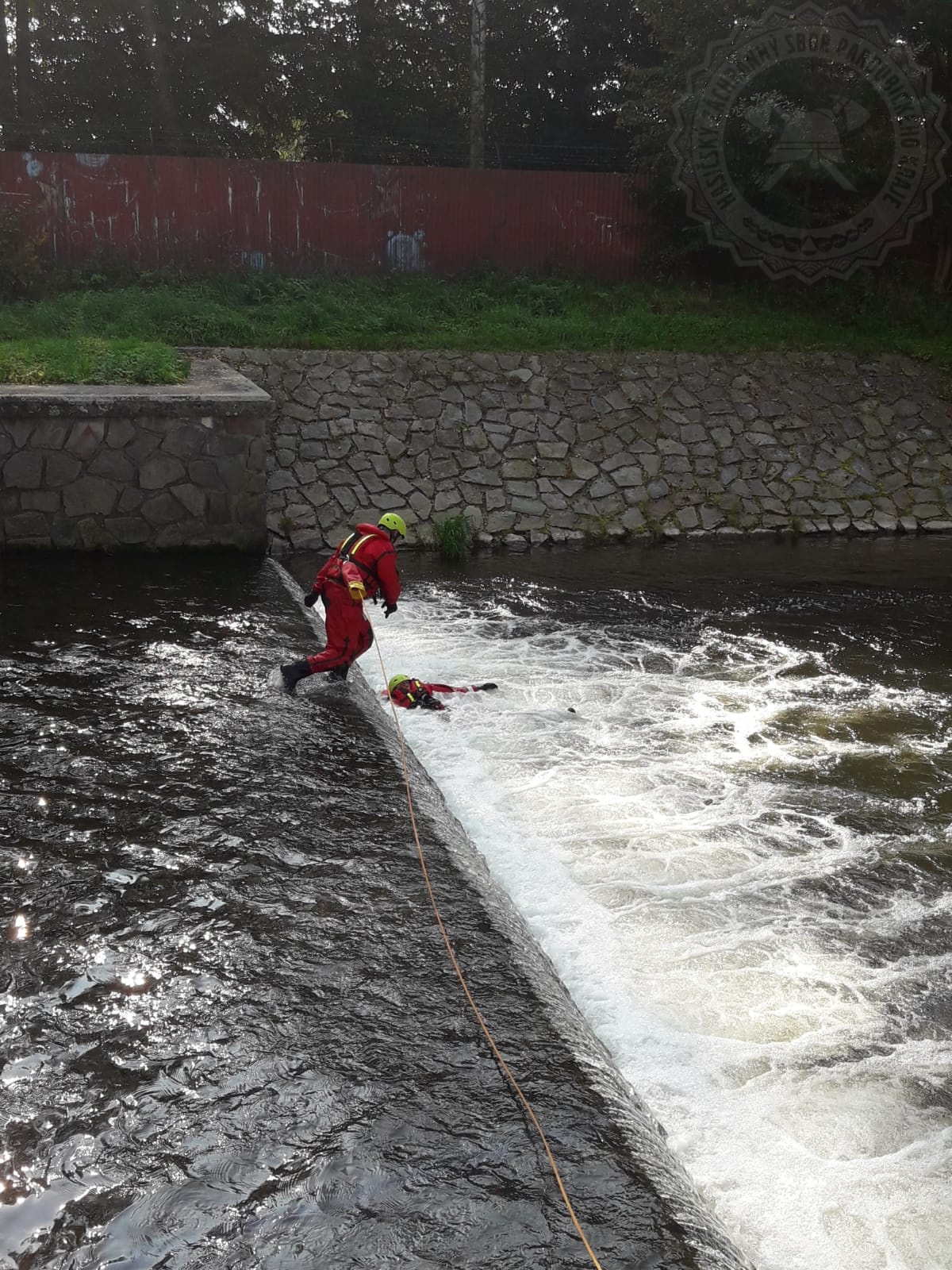 záchrana osob z divoké řeky - cvičení hasičů v Ústí nad Orlicí 7.jpg