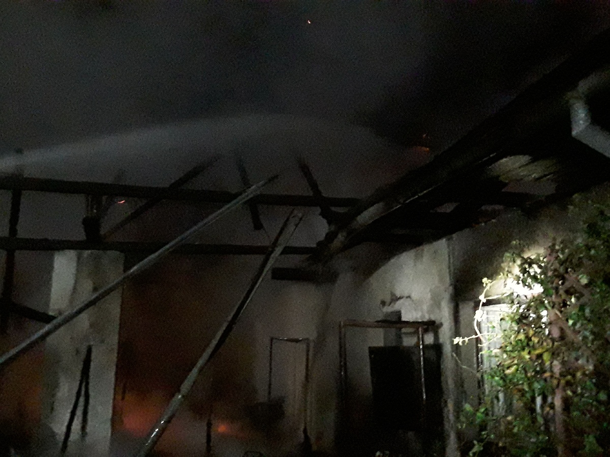 Hasiči likvidovali požár rodinného domu v obci Nová Brtnice. Plameny za sebou zanechaly škodu milion korun.
