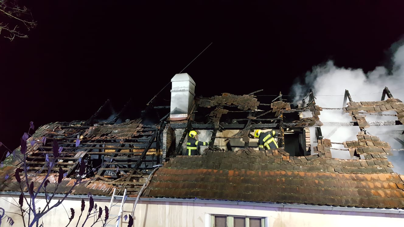 Požár statku, Vitějovice - 17. 11. 2020 (12).jpg