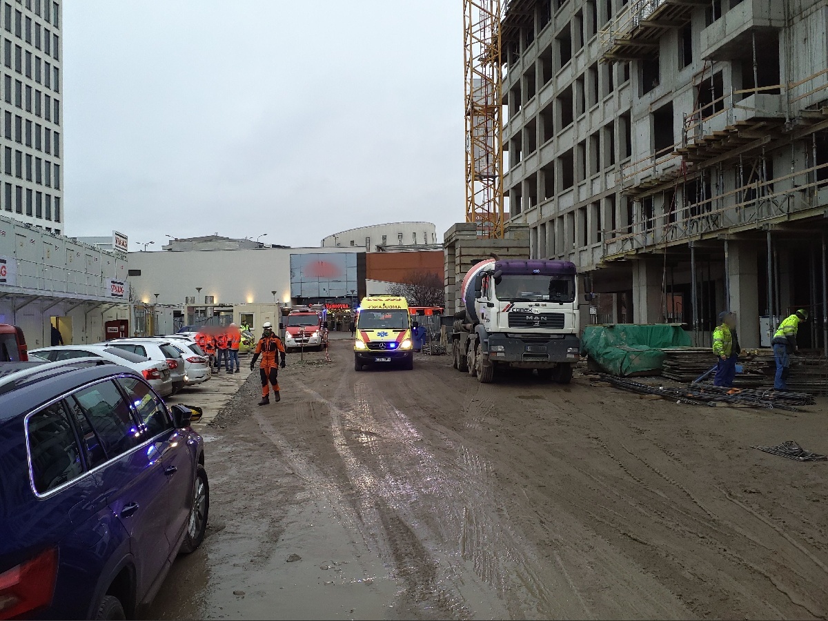 2021-01-05-transport zraněného dělníka Brno/2021-01-05-transport zraněného dělníka na stavbě v Brně (18).jpg