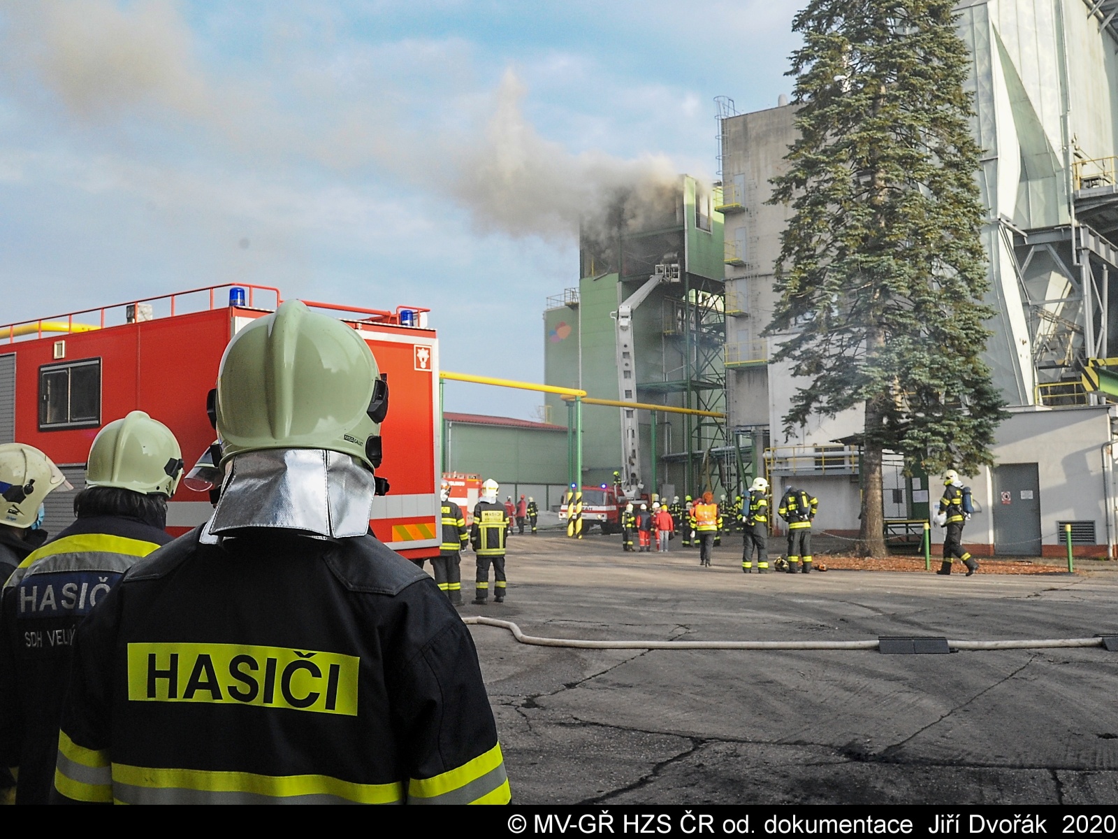 SČK_požár po výbuchu v kolínské elektrárně.jpg