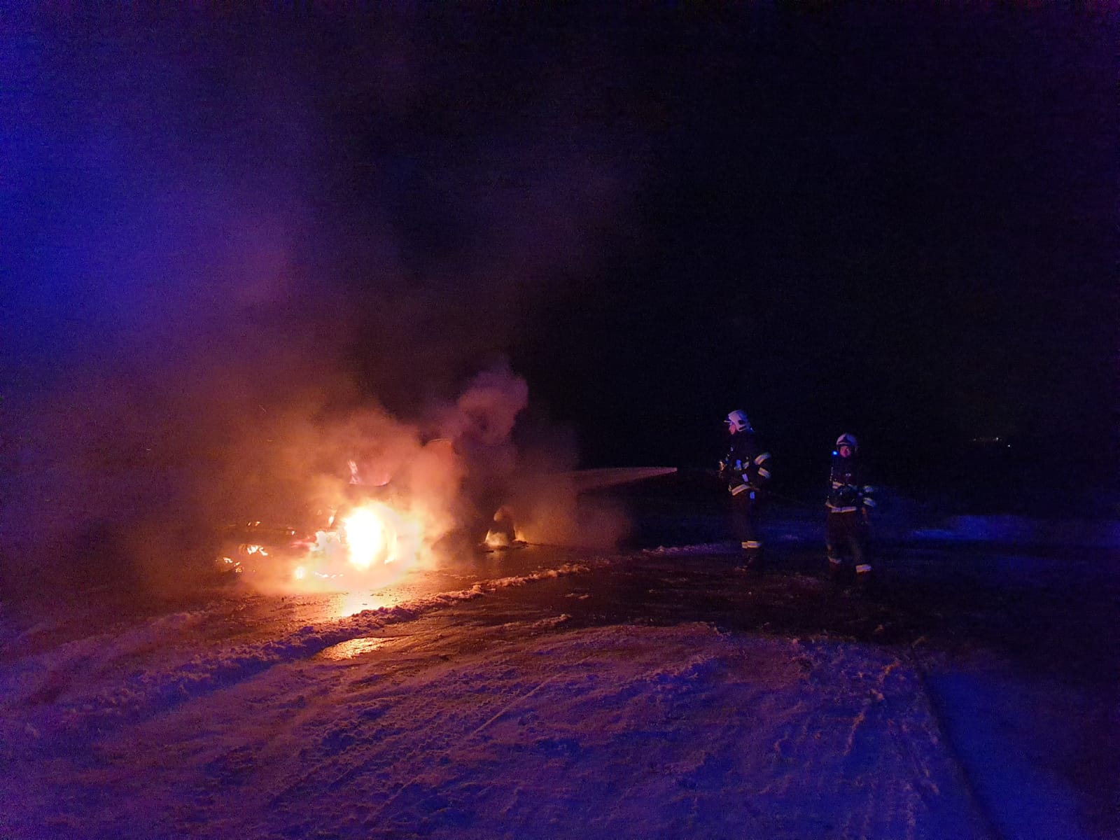 Požár osobního auta Teplice (4).jpg