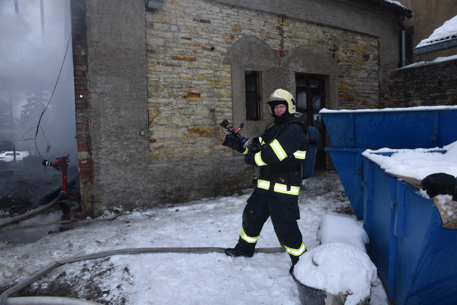 007-Požár stodoly v Dolanech na Kladensku.JPG