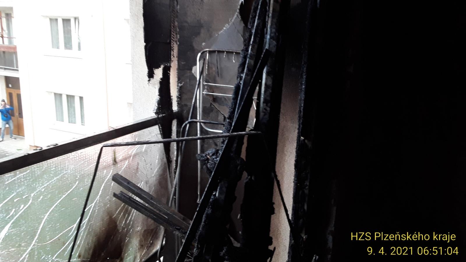Interiér bytu po požáru v Plzni - Lobzích (3).jpg