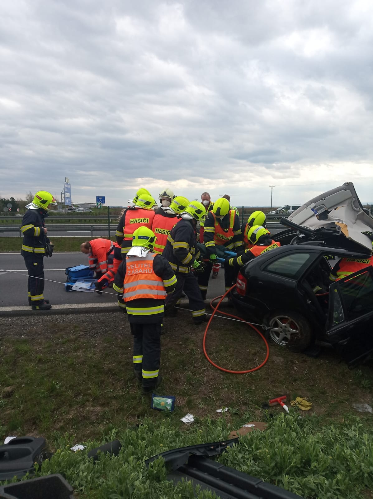 Dopravní nehoda u Vysočan (1).JPG