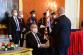 10_brig. gen. Ing. Miloslav Svatoš si podává ruku s prezidentem Milošem Zemanem
