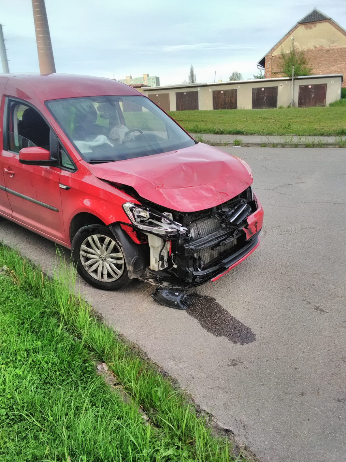 Dopravní nehoda OA a motorka, Jindřichův Hradec - 21. 5  (2).jpg