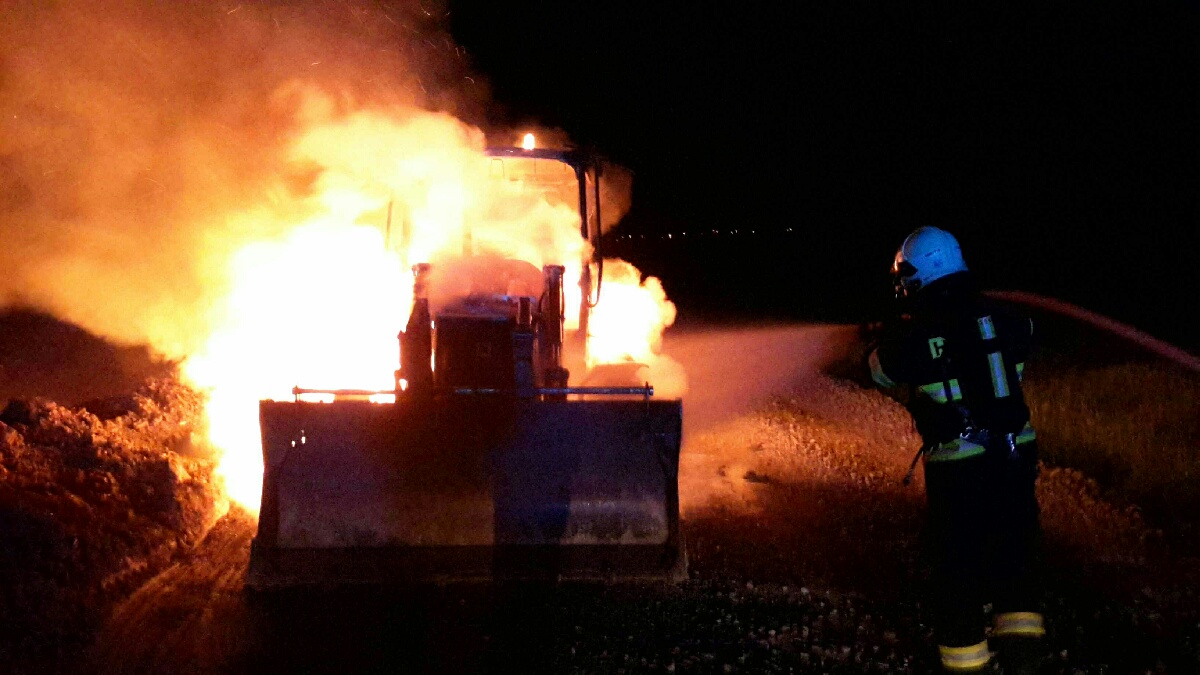 Požár traktoru1.jpg