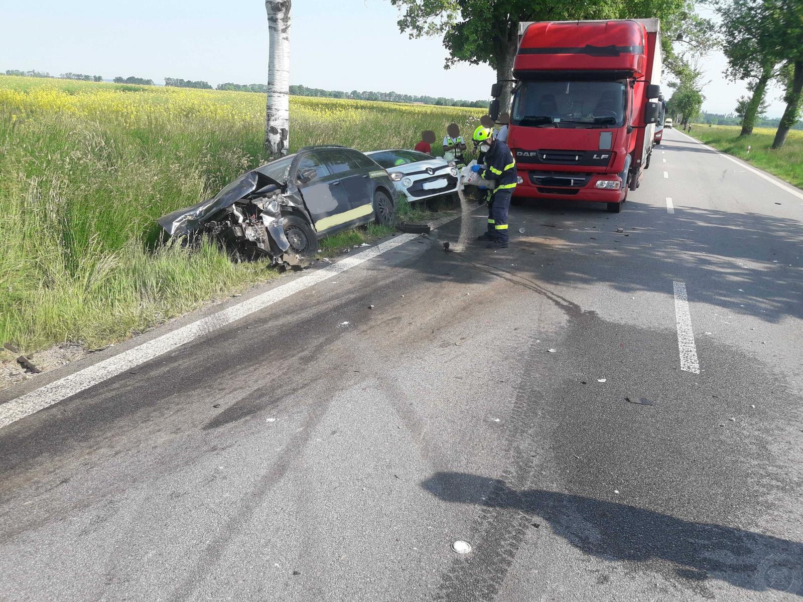 dopravní nehoda dvou osobních vozidel Sebranice 8.6.2021.jpg