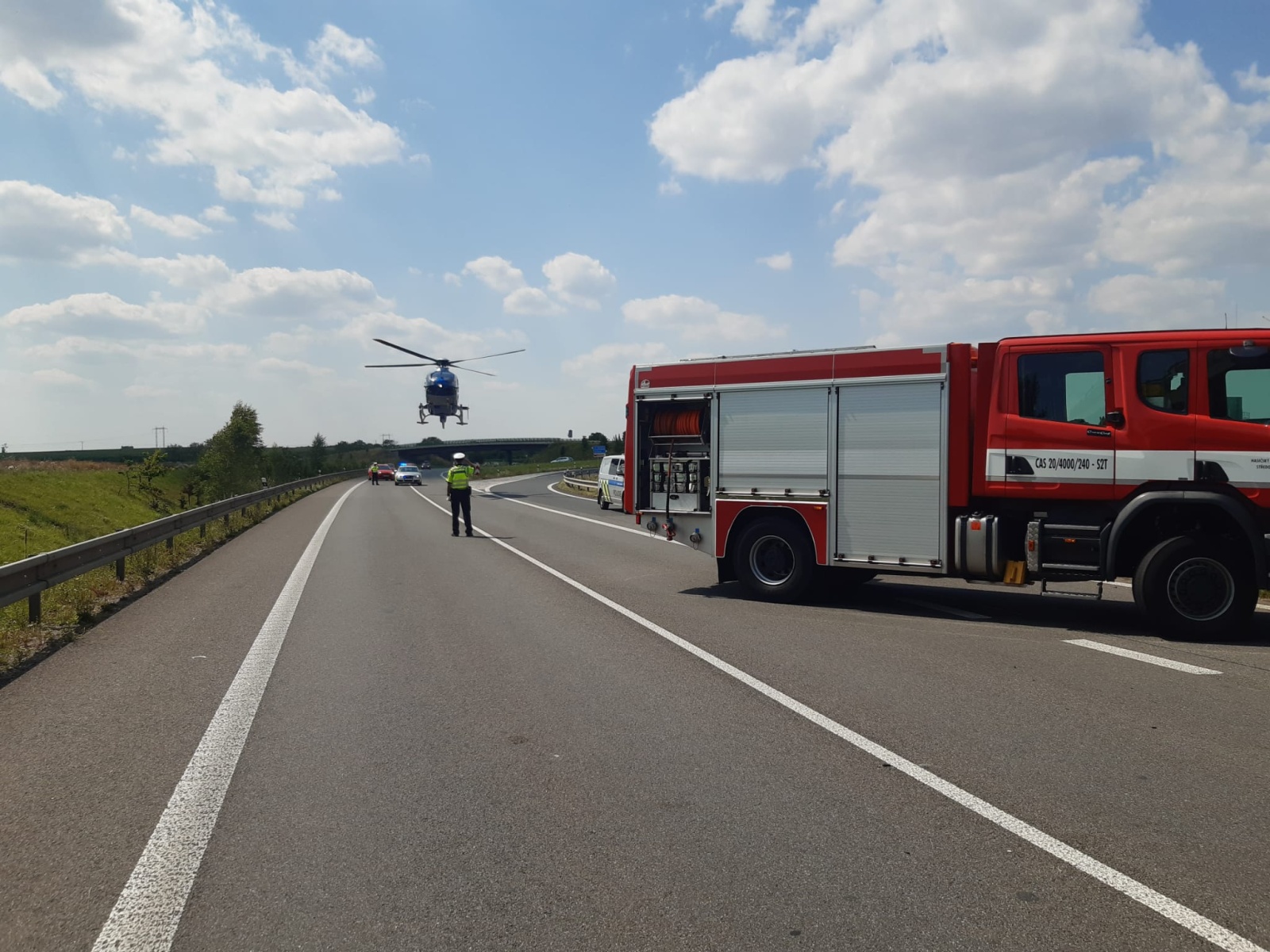 002-Vážná dopravní nehoda na obchvatu Kolína.jpg