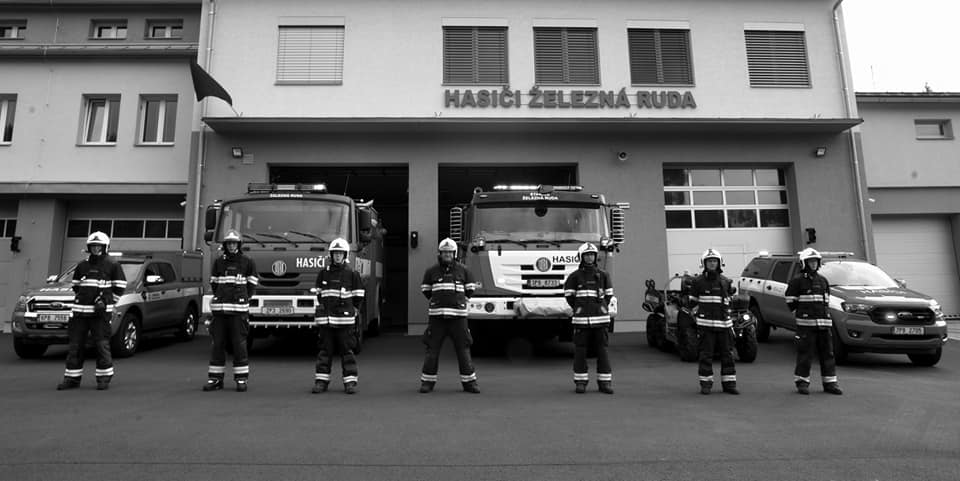 Hasiči z Plzeňského kraje uctili památku hasičů zemřelých při výbuchu plynu v Koryčanech_2.jpg