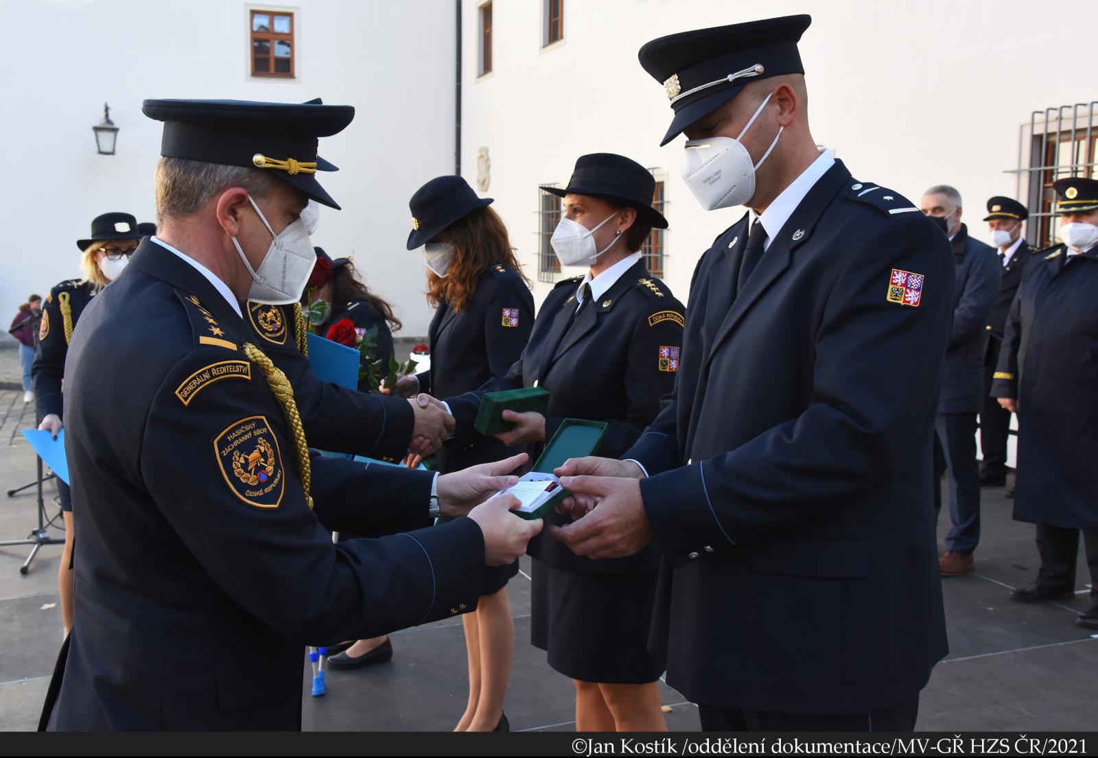 udělování medailí a slib nových hasičů (14).JPG