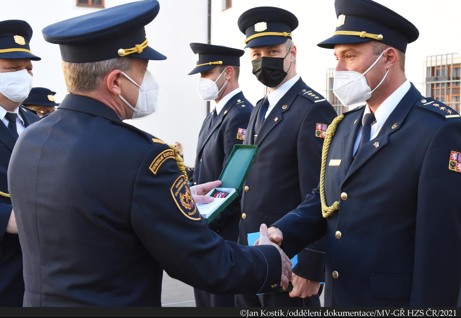 udělování medailí a slib nových hasičů (15).JPG