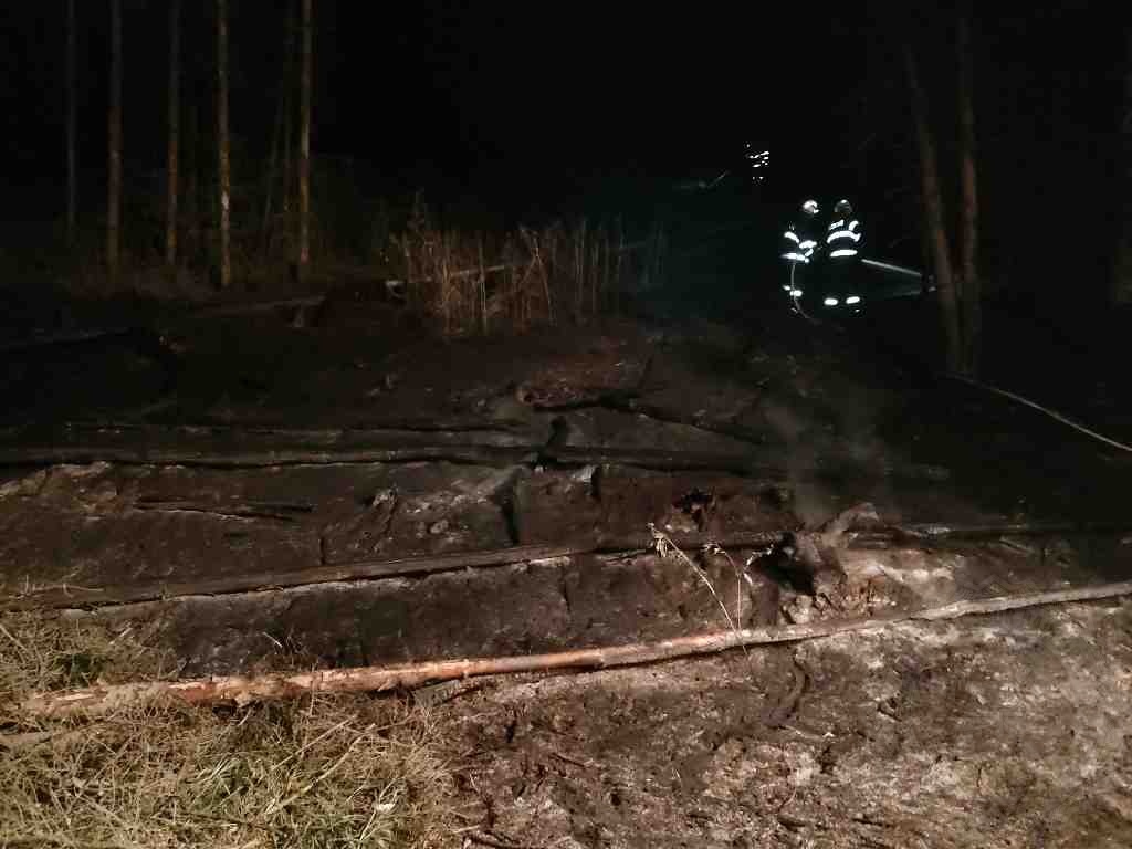 požár na kraji lesa Městečko Trnávka1 30.10.2021 .jpg