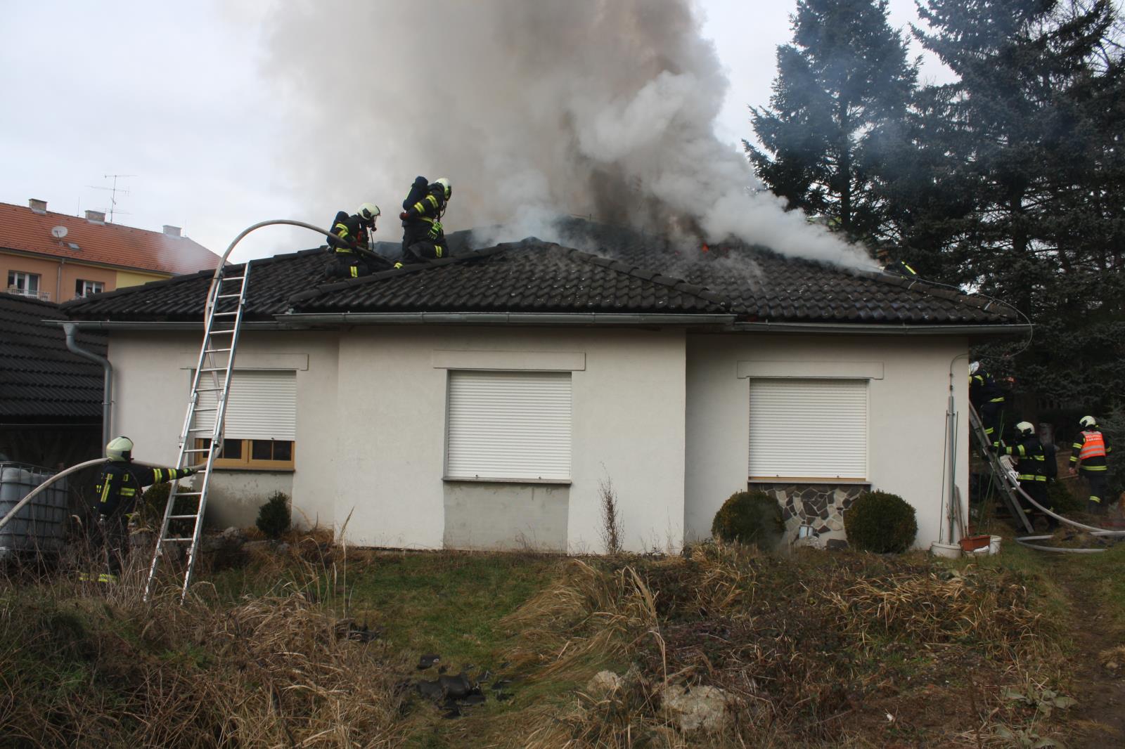 Požár rodinného domu, Zliv - 13. 1. 2022 (4).JPG